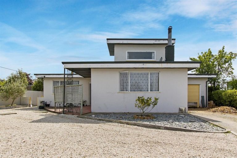 Photo of property in 14 Parsonage Road, Waimate, 7924