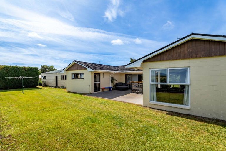 Photo of property in 2062 South Road, Otakeho, Hawera, 4678