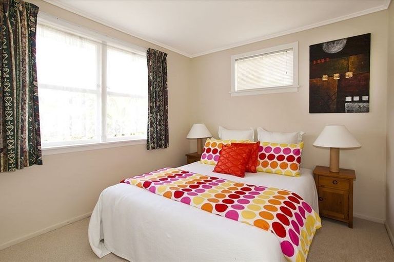 Photo of property in 1/12 Bond Crescent, Forrest Hill, Auckland, 0620