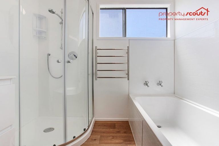 Photo of property in 1/64 Saddleback Rise, Murrays Bay, Auckland, 0630