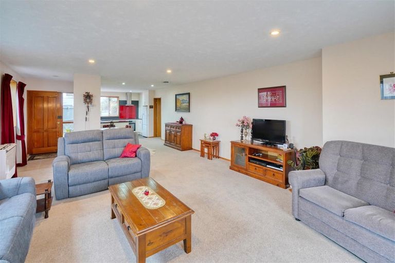 Photo of property in 7 Fieldmoor Place, Parklands, Christchurch, 8083