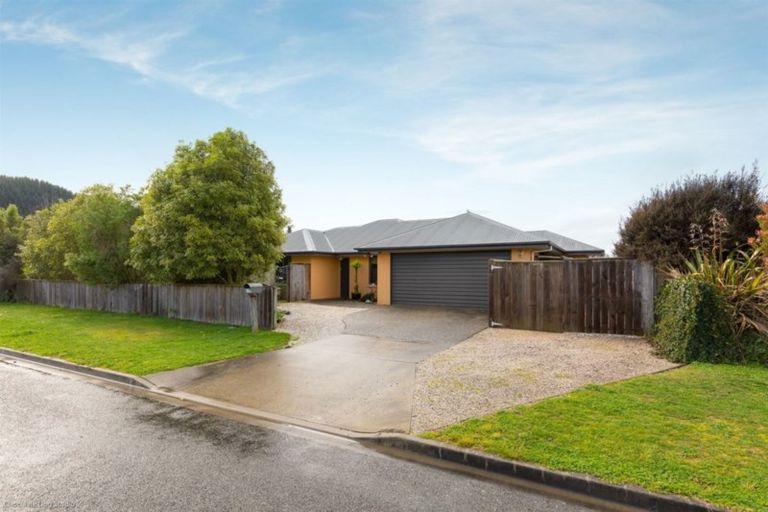 Photo of property in 12 Whiting Drive, Wakefield, 7025