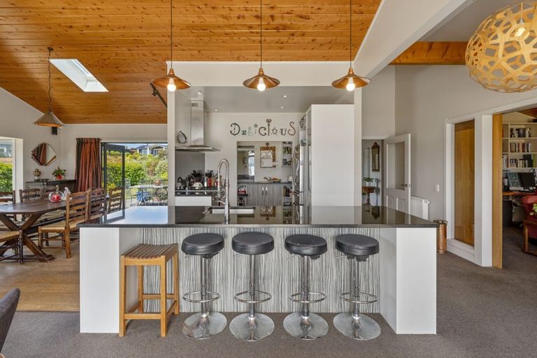 Photo of property in 32 Kuiwai Drive, Rainbow Point, Taupo, 3330