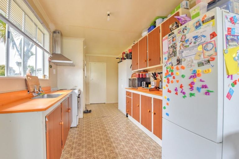 Photo of property in 54 Hunter Street, Edendale, 9825