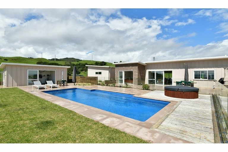 Photo of property in 3354 Kaipara Coast Highway, Glorit, Warkworth, 0984