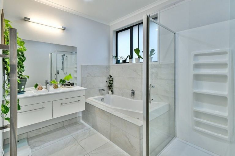 Photo of property in 10 Mcneish Place, Pokeno, 2402