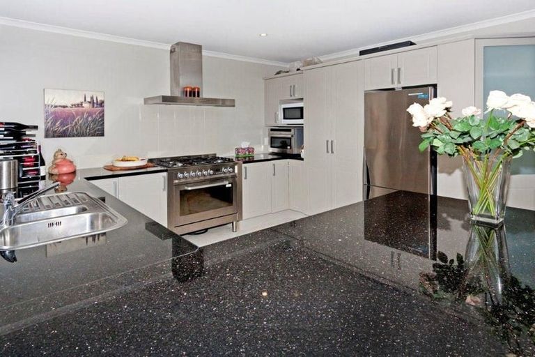 Photo of property in 29d Paparoa Road, Cockle Bay, Auckland, 2014