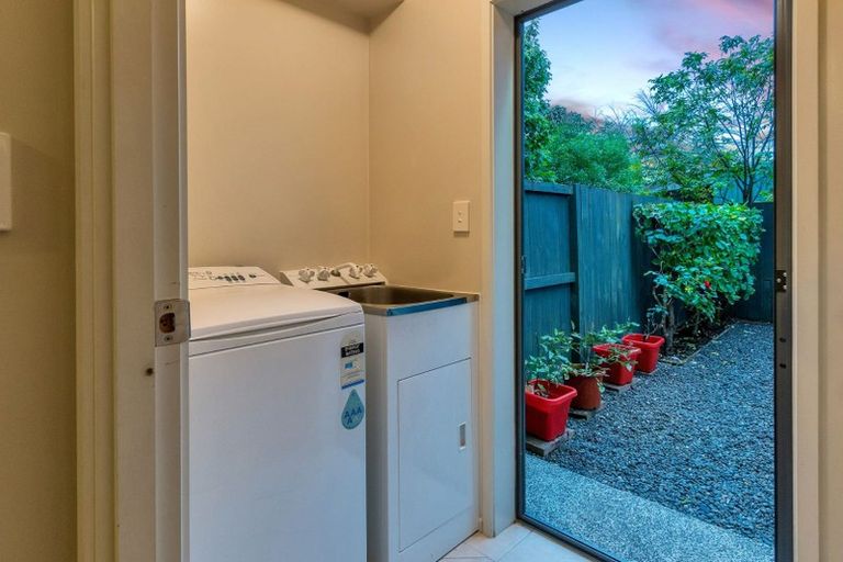 Photo of property in 13 Barnea Circle, Glen Eden, Auckland, 0602