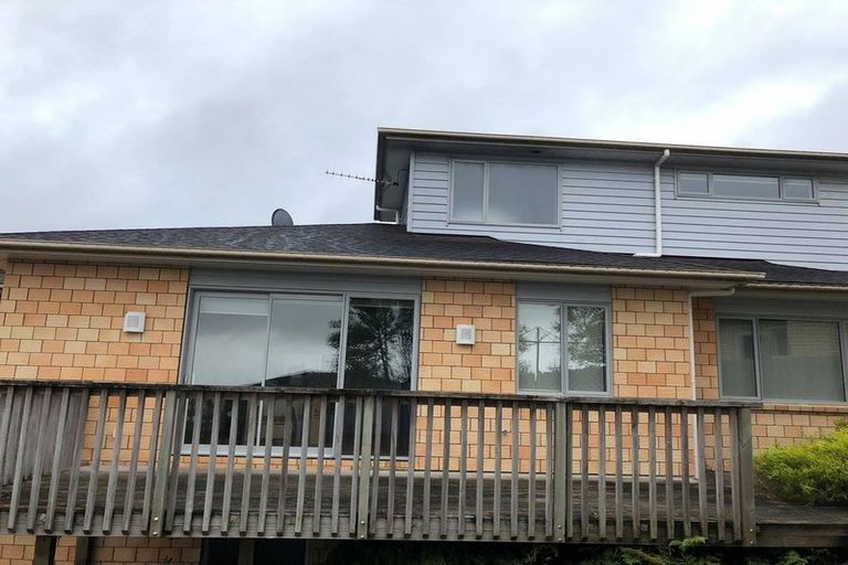 Photo of property in 44 Namsan Close, Fairview Heights, Auckland, 0632