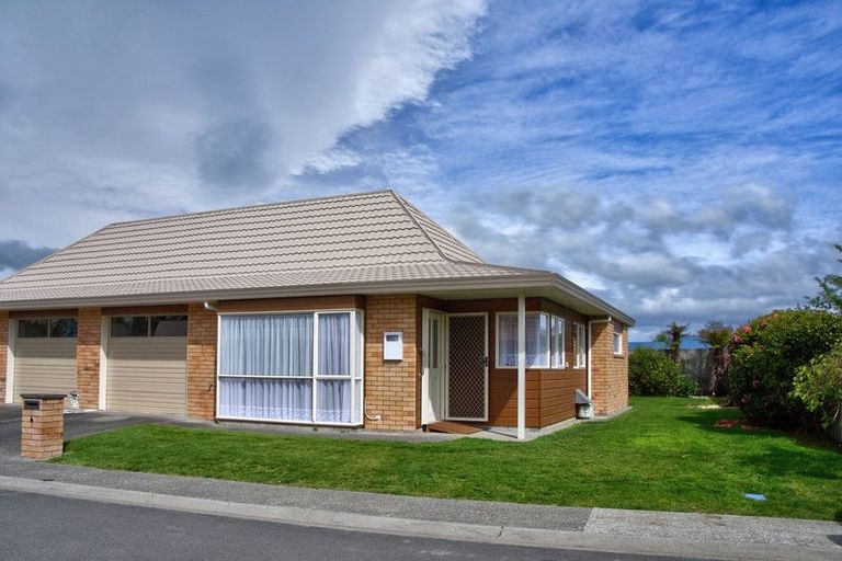 Photo of property in Holdsworth Villas, 4/2 William Donald Drive, Solway, Masterton, 5810