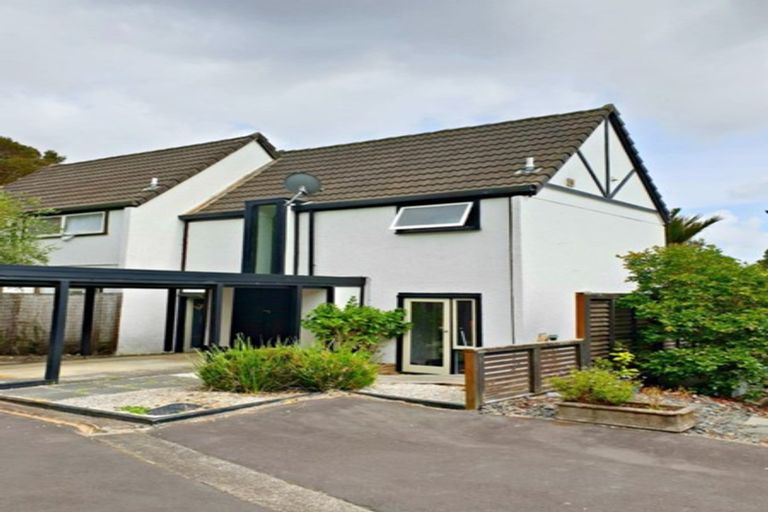 Photo of property in 10/65 Rangatira Road, Beach Haven, Auckland, 0626