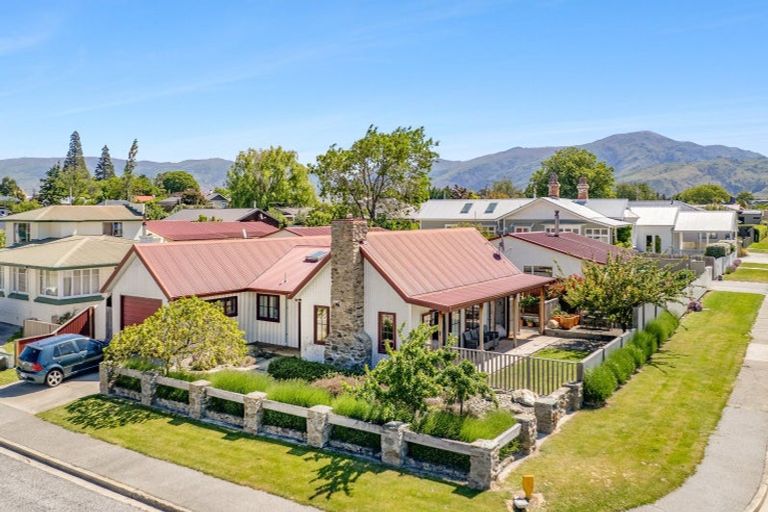 Photo of property in 2 Ray Street, Cromwell, 9310