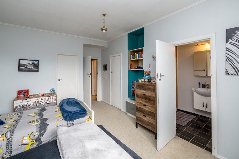 Photo of property in 24 Lansdowne Crescent, Lansdowne, Masterton, 5810