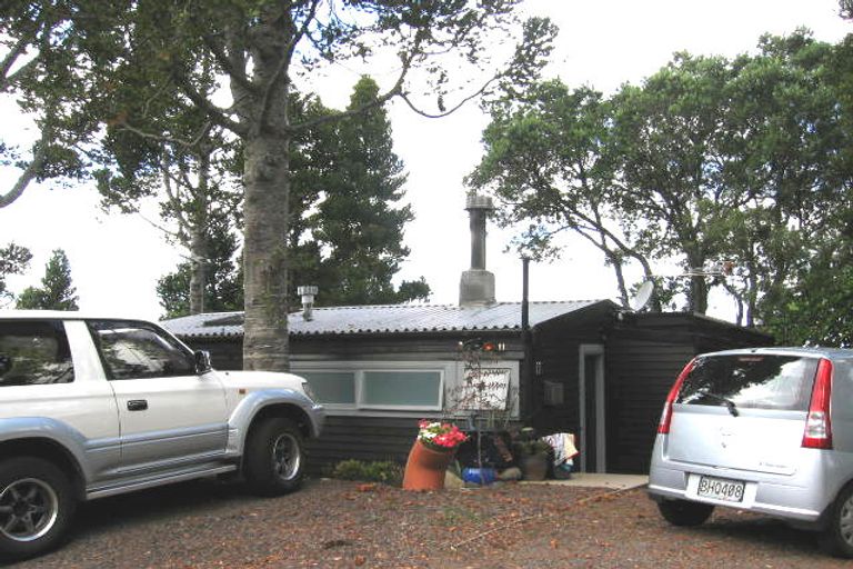 Photo of property in 9 Wood Bay Road, Titirangi, Auckland, 0604