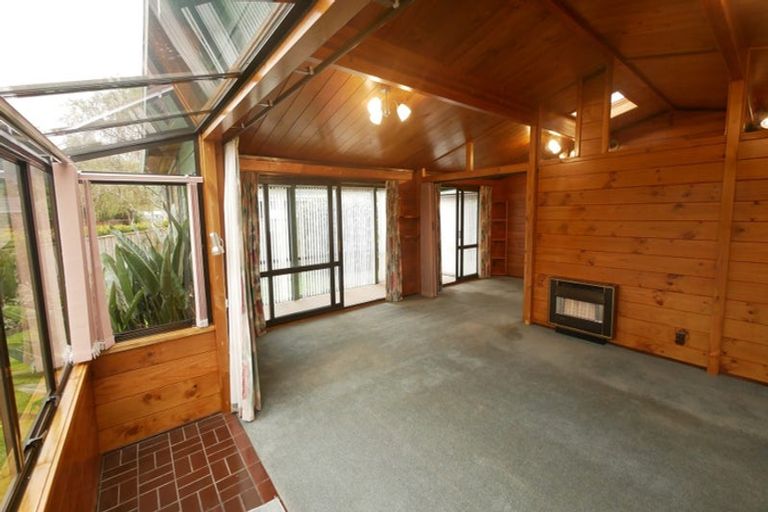 Photo of property in 8 Roband Crescent, Brown Owl, Upper Hutt, 5018