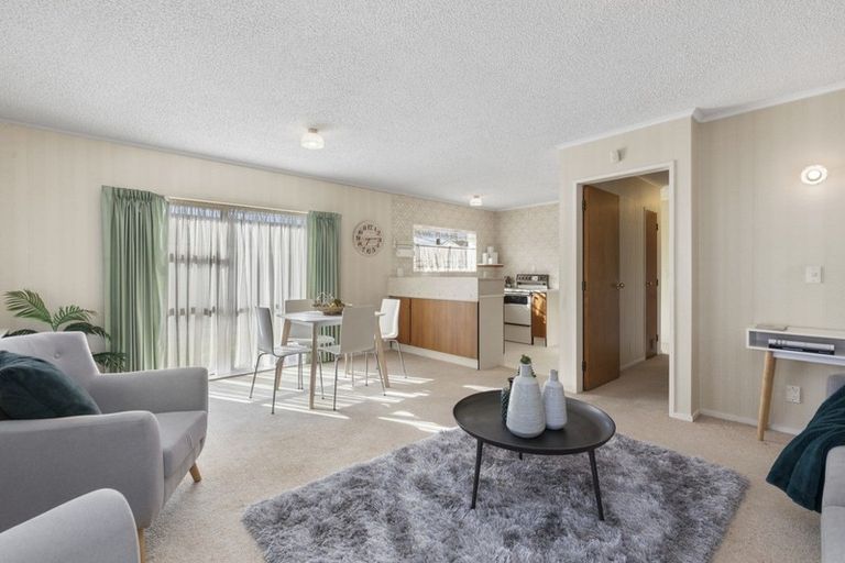 Photo of property in 4/30 Leighton Avenue, Waiwhetu, Lower Hutt, 5010