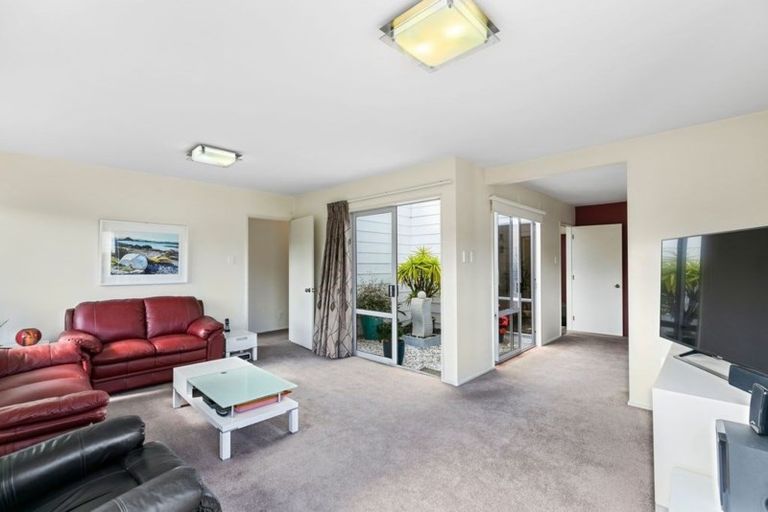 Photo of property in 4 Ronald Woolf Place, Churton Park, Wellington, 6037