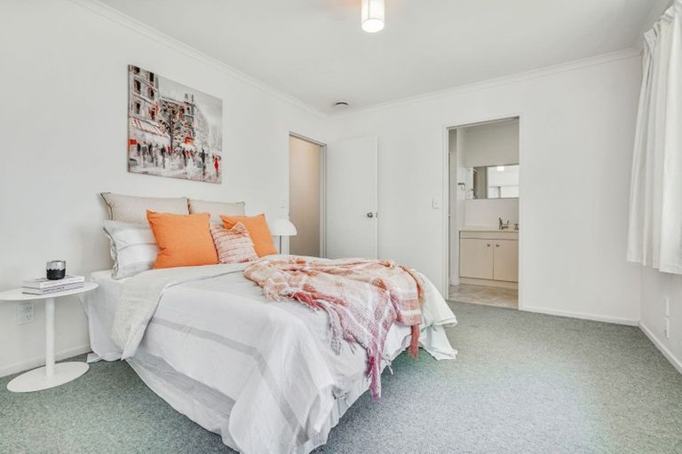 Photo of property in 11 Castlewold Place, Huntington, Hamilton, 3210