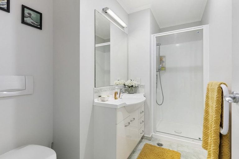 Photo of property in Salisbury Crown, 10/7 Salisbury Avenue, Mount Maunganui, 3116