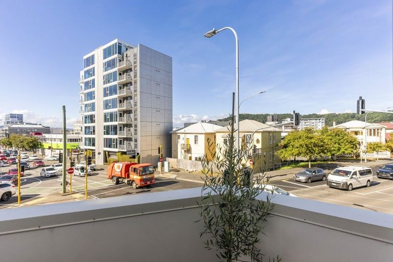 Photo of property in 31 Karo Drive, Te Aro, Wellington, 6011