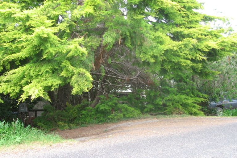 Photo of property in 2 Tetley Road, Surfdale, Waiheke Island, 1081