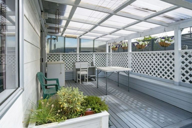 Photo of property in 2/19 Parkers Road, Tahunanui, Nelson, 7011