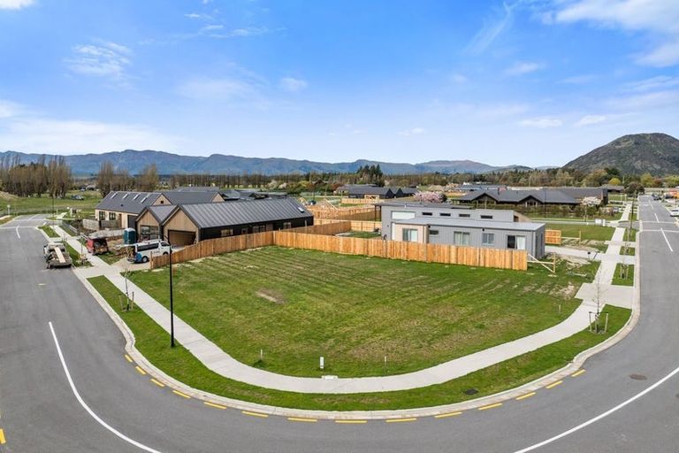 Photo of property in 12 Rubus Street, Wanaka, 9382