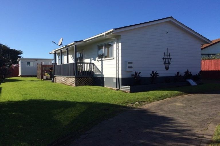 Photo of property in 108 Finlayson Avenue, Clendon Park, Auckland, 2103