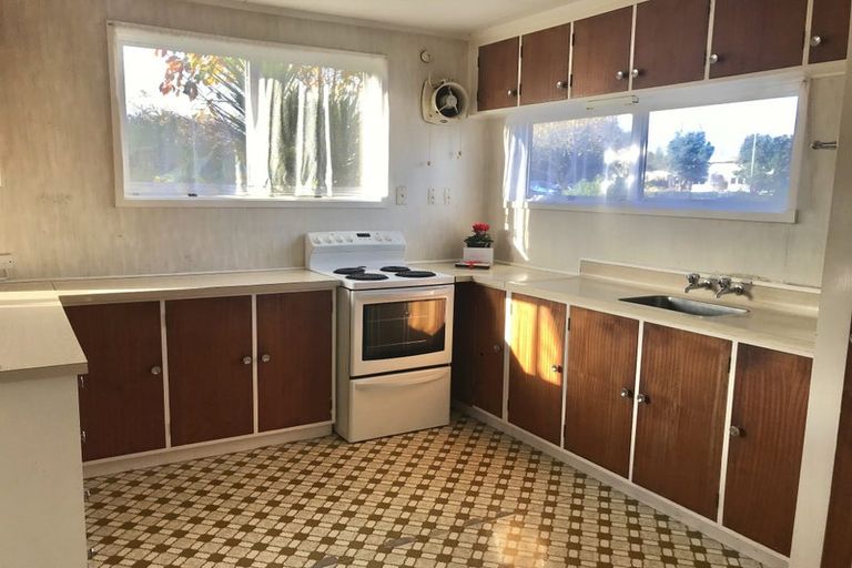 Photo of property in 77 Bartholomew Road, Levin, 5510