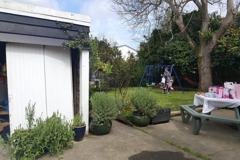 Photo of property in 14 Maire Street, Woburn, Lower Hutt, 5010