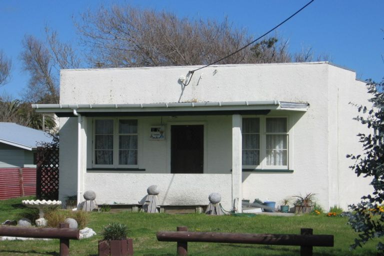 Photo of property in 6 Hart Street, Foxton Beach, Foxton, 4815