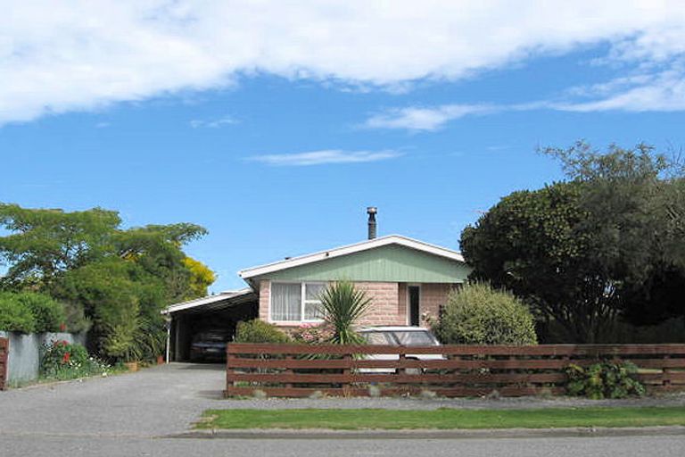 Photo of property in 6 Rolleston Street, Rakaia, 7710