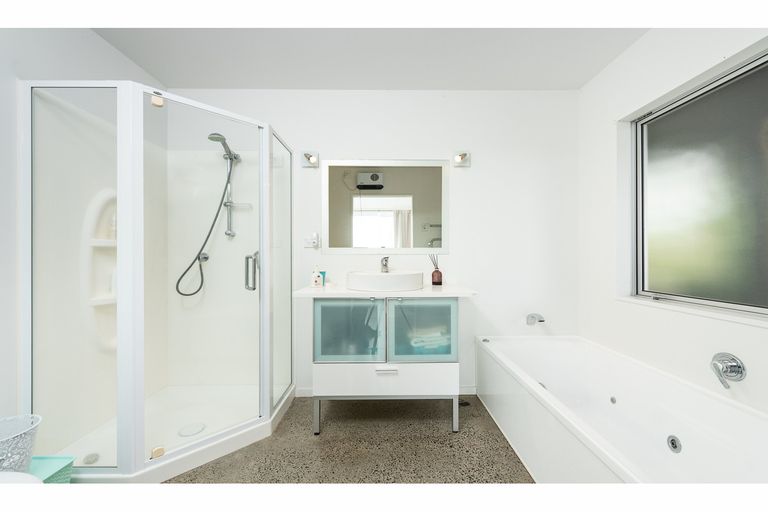 Photo of property in 1340 Papamoa Beach Road, Papamoa Beach, Papamoa, 3118