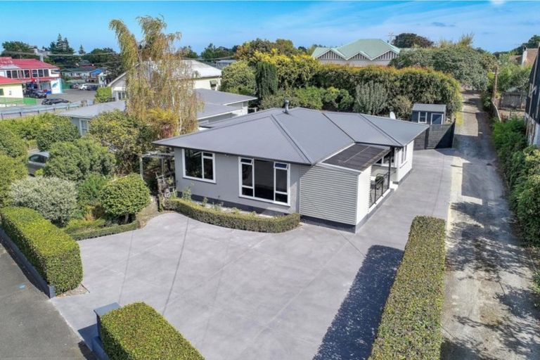 Photo of property in 21 Great North Road, Saint Johns Hill, Whanganui, 4501