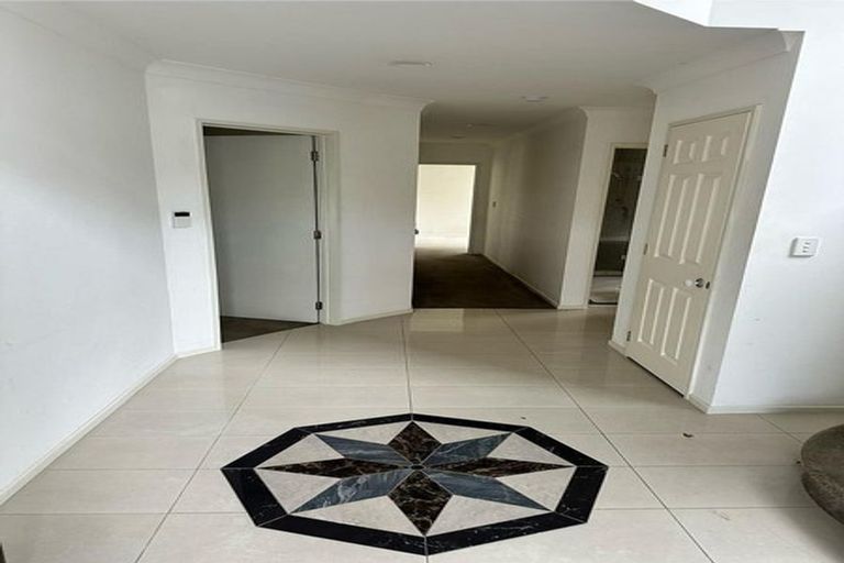 Photo of property in 2/13 Markham Place, Bucklands Beach, Auckland, 2012