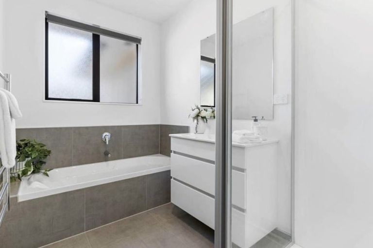 Photo of property in 52b Kayes Road, Pukekohe, 2120