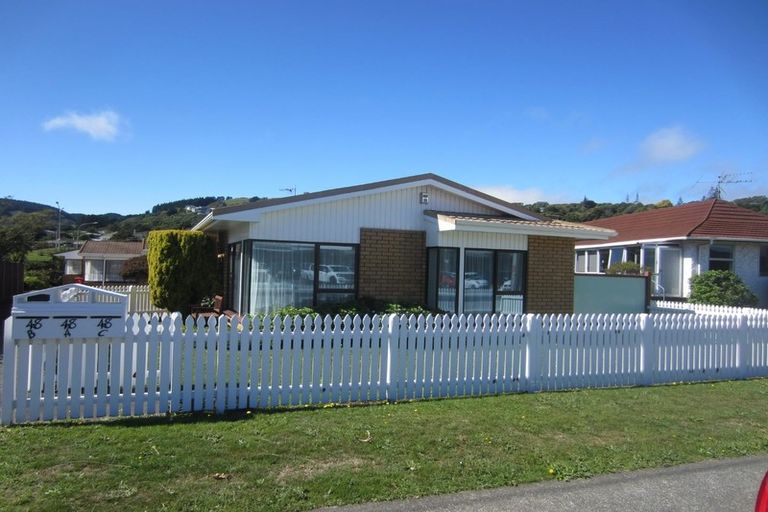Photo of property in 48a Oxford Street, Tawa, Wellington, 5028