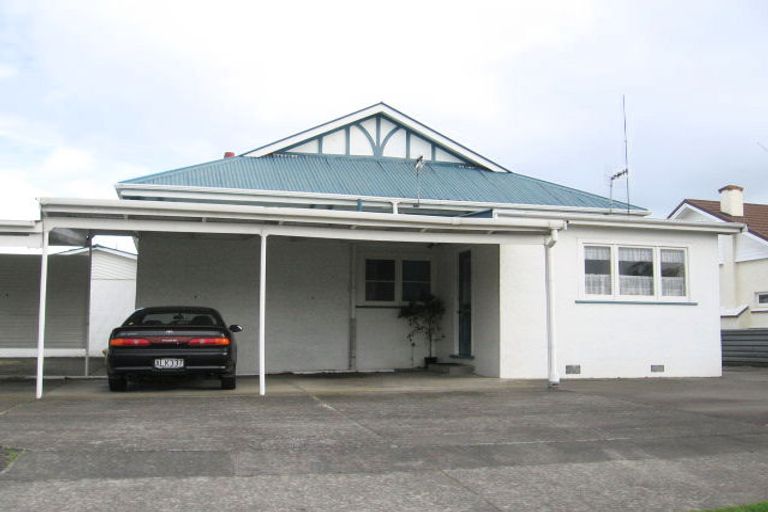 Photo of property in 130 Russell Street, Palmerston North, 4414