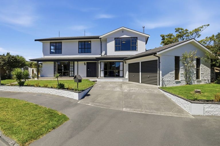 Photo of property in 4 Larkhill Place, Russley, Christchurch, 8042