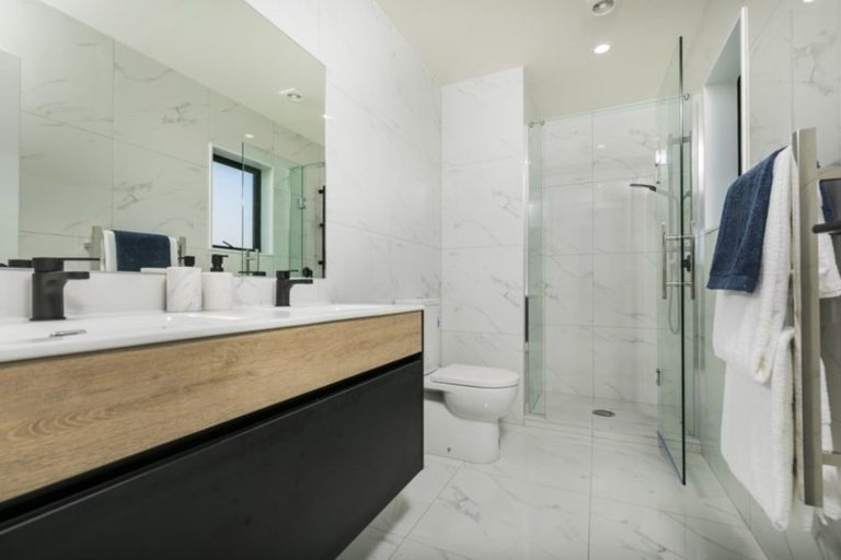 Photo of property in 133 Glenvar Ridge Road, Long Bay, Auckland, 0630