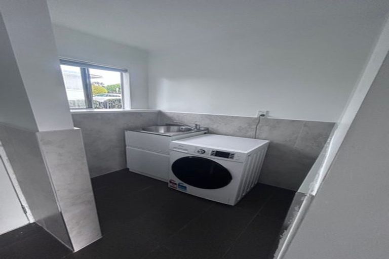 Photo of property in 42 Tamahere Drive, Glenfield, Auckland, 0629