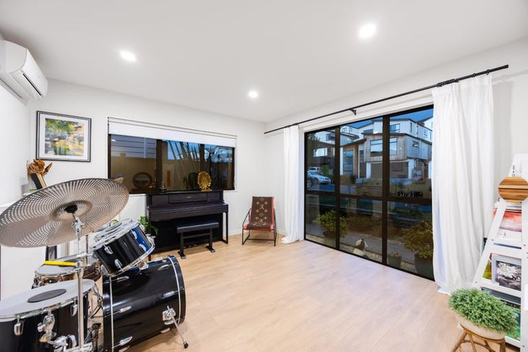 Photo of property in 41 Windlass Street, Long Bay, Auckland, 0630