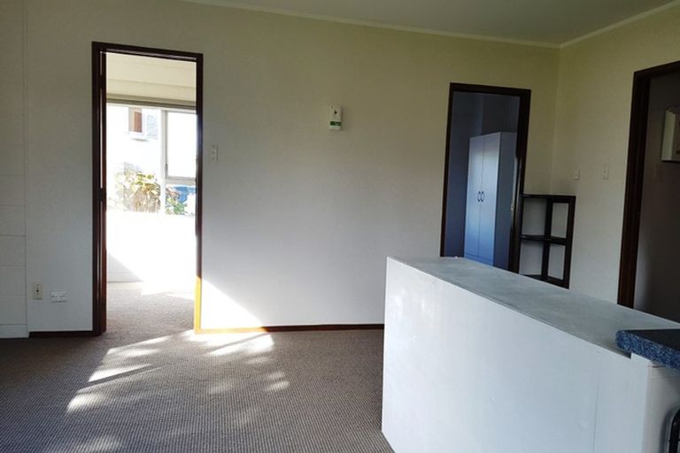 Photo of property in 15 Colin Wild Place, Glenfield, Auckland, 0629