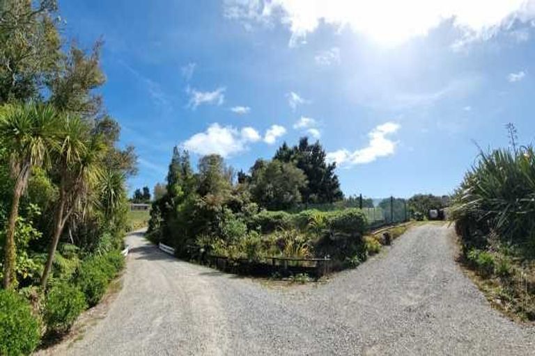 Photo of property in 1a Riverside Terrace, Westport, 7892