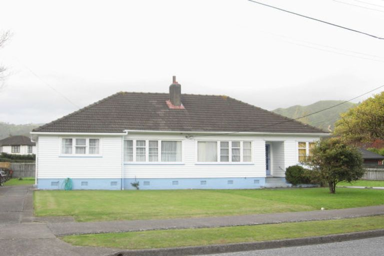 Photo of property in 39 Roberts Street, Epuni, Lower Hutt, 5011