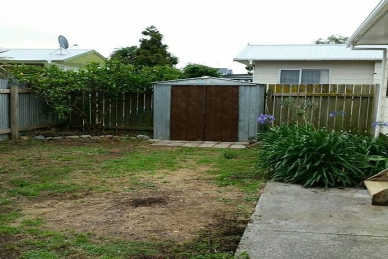 Photo of property in 16 Guy Avenue, Levin, 5510