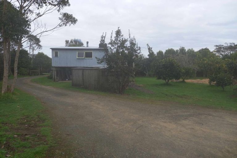 Photo of property in 277 Kuaotunu Wharekaho Road, Kuaotunu, Whitianga, 3592