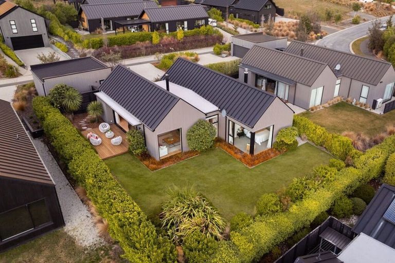 Photo of property in 1 Wanderer Lane, Jacks Point, Queenstown, 9371