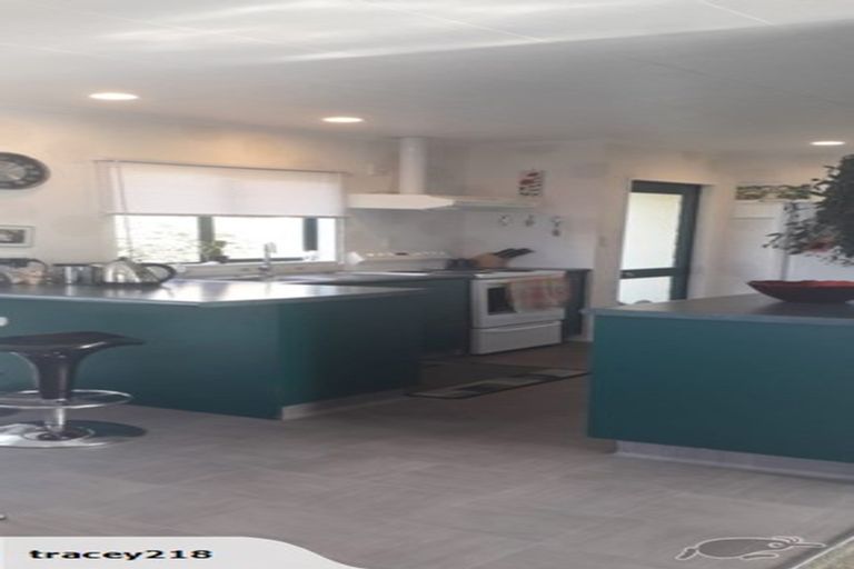 Photo of property in 2 Monarch Grove, Maoribank, Upper Hutt, 5018