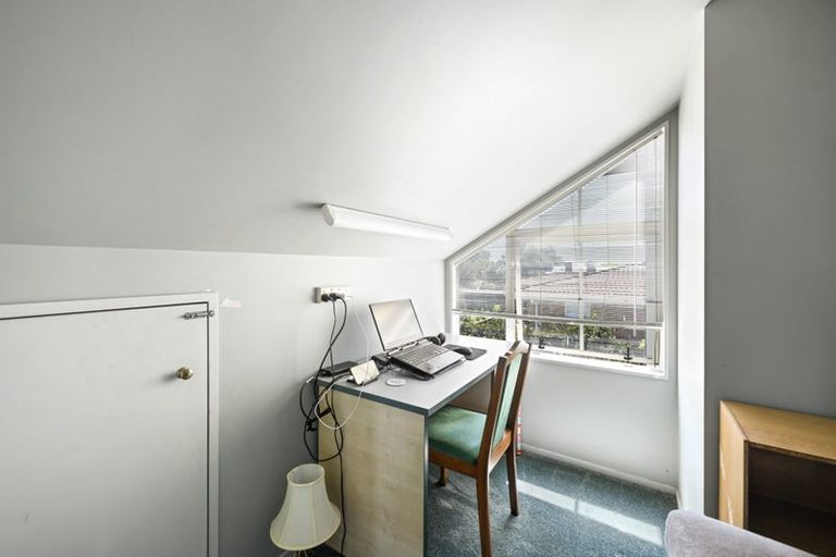 Photo of property in 12 Dover Road, St Andrews, Hamilton, 3200